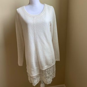 Cream knit 2 piece tunic top.